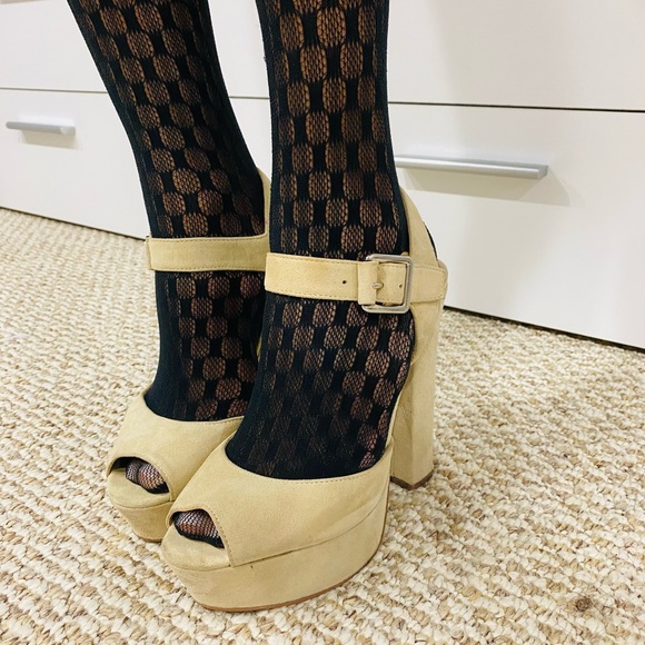 Steve Madden beige jillyy heels - Picture 2 of 4